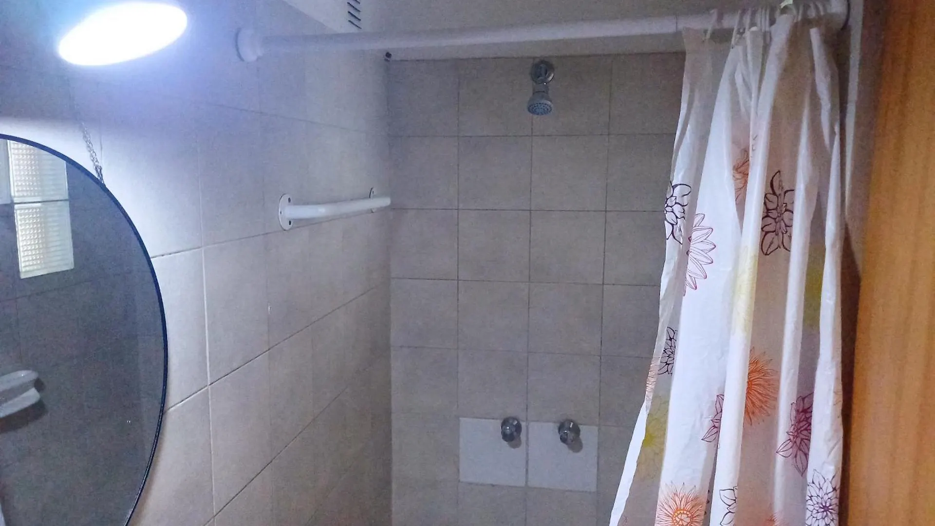 Garcia Inn Mza Con Desayuno Seco ميندوزا شقة